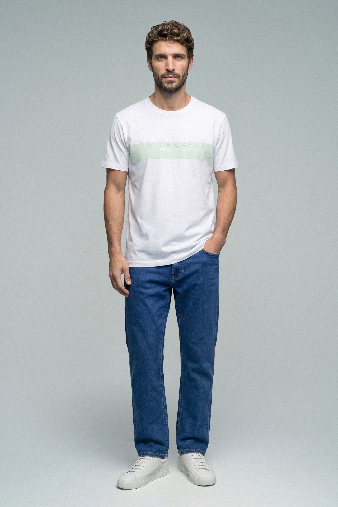 T-SHIRT AVEC BRANDING