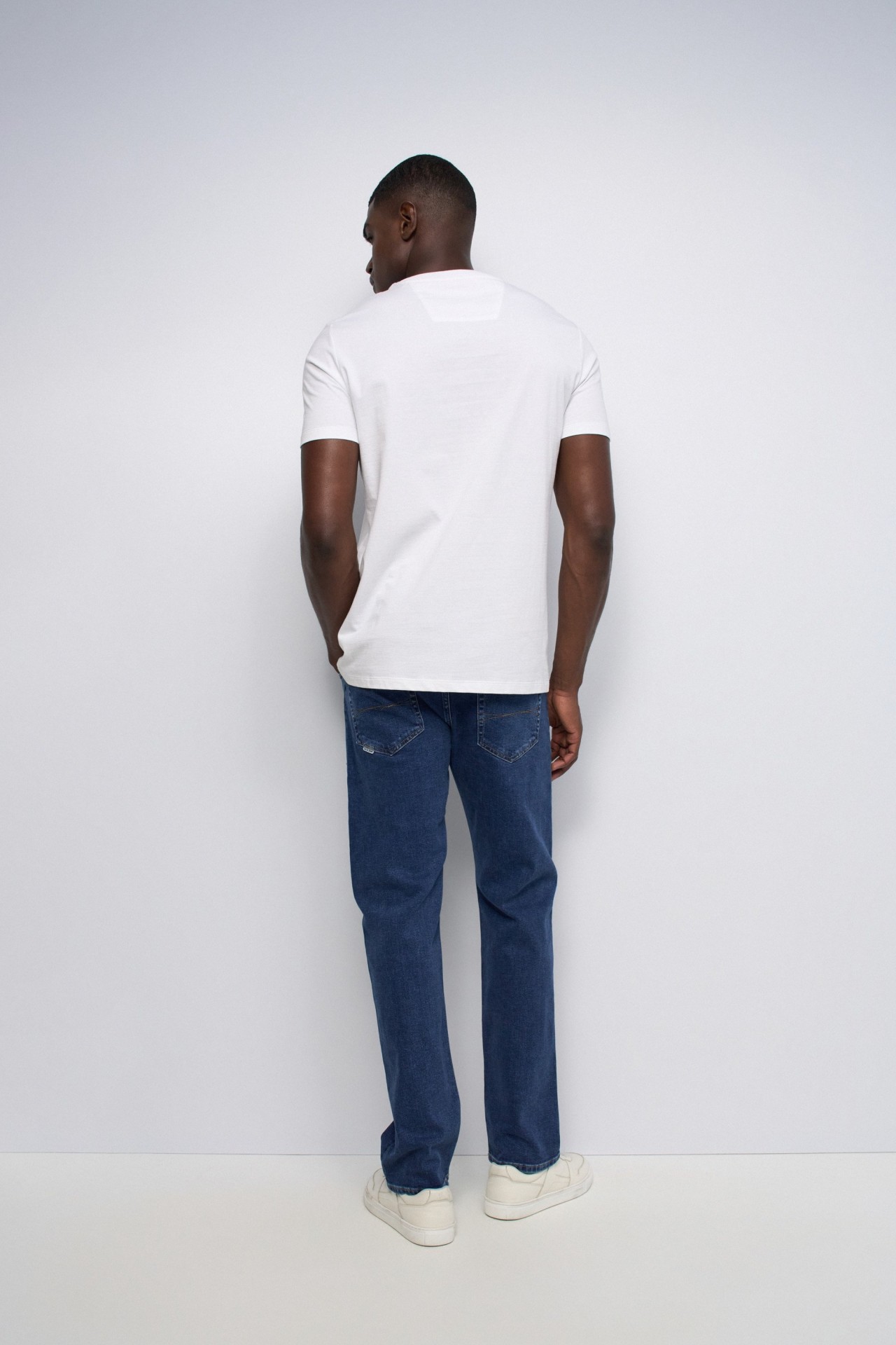 T-SHIRT WITH BRANDING