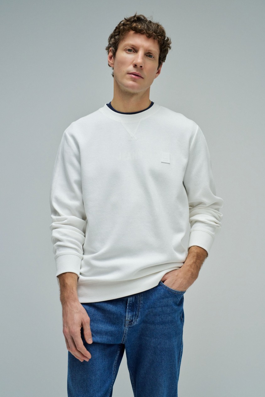 TEXTURED SWEATSHIRT