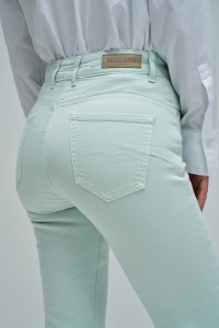 FAITH PUSH IN CROPPED SLIM JEANS