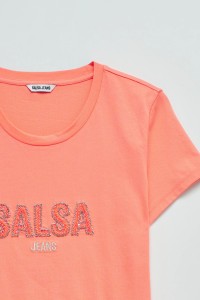 T-SHIRT MIT BRANDING
