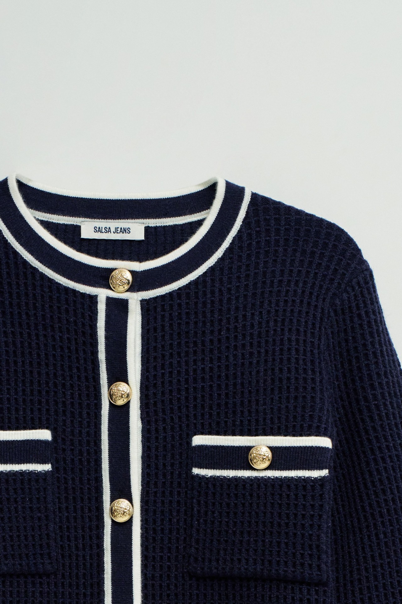 CARDIGAN MIT GOLDENEN KN�PFEN