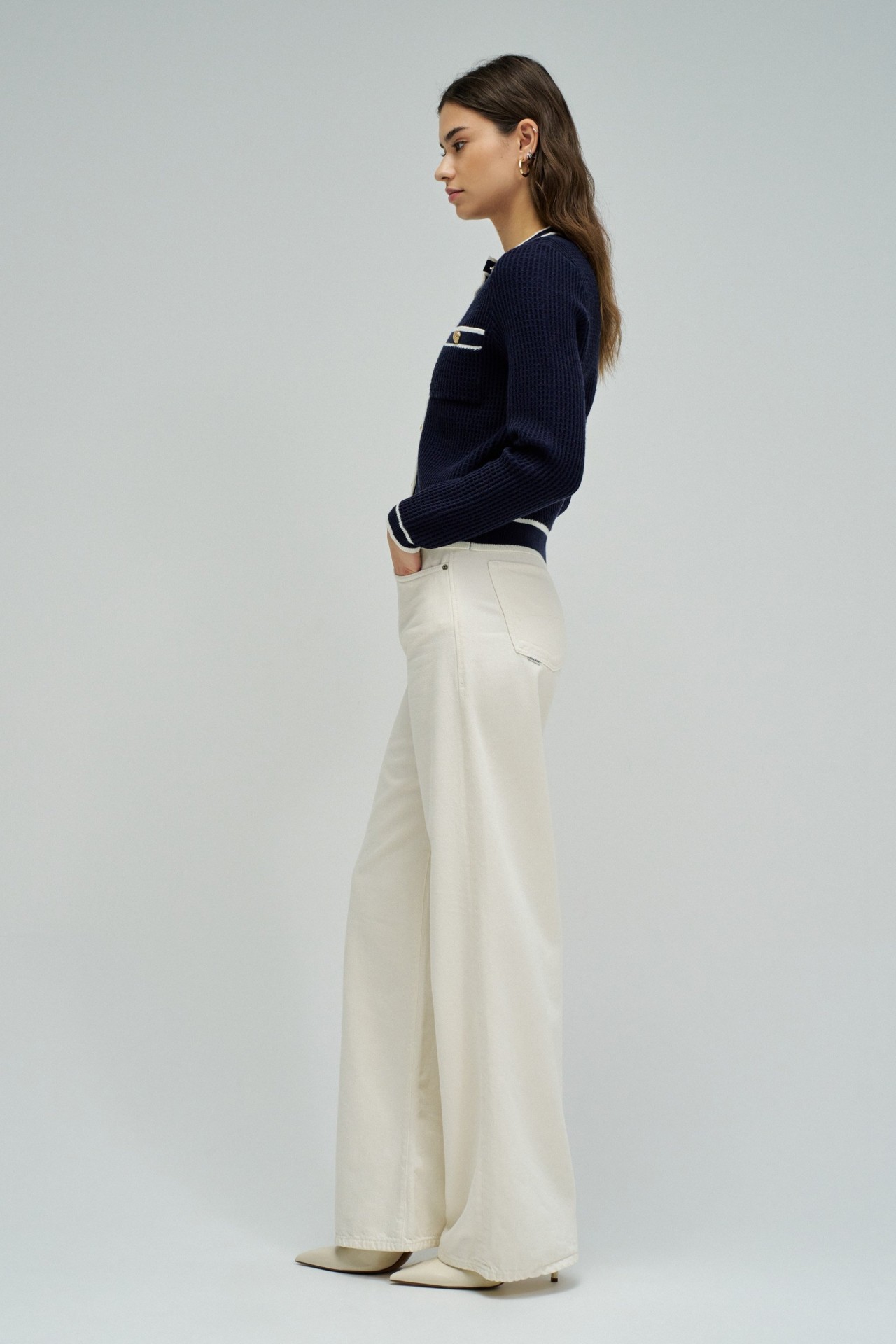 CARDIGAN MIT GOLDENEN KN�PFEN