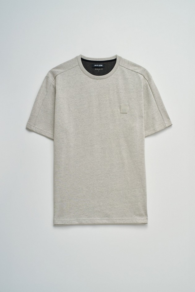 T-SHIRT COM BRANDING