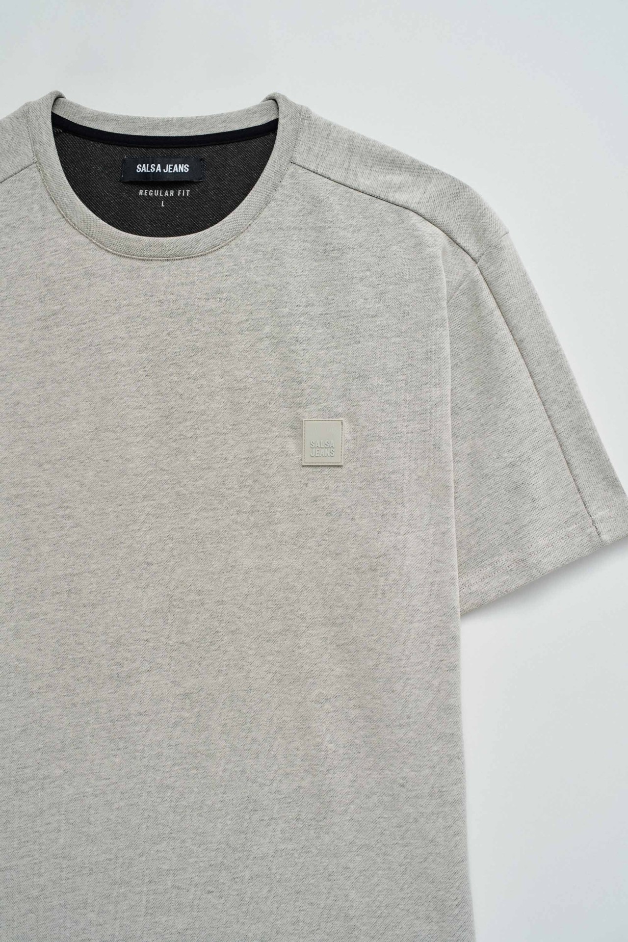 T-SHIRT COM BRANDING