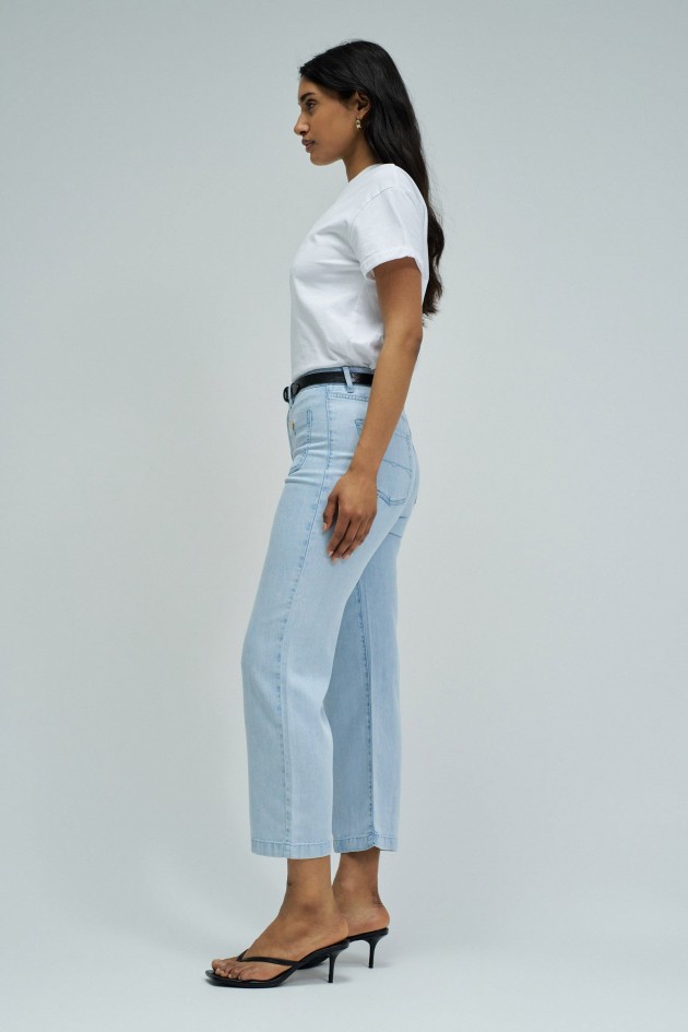 LIGHTDENIM TROUSERS WITH CROPPED STRAIGHT LEG