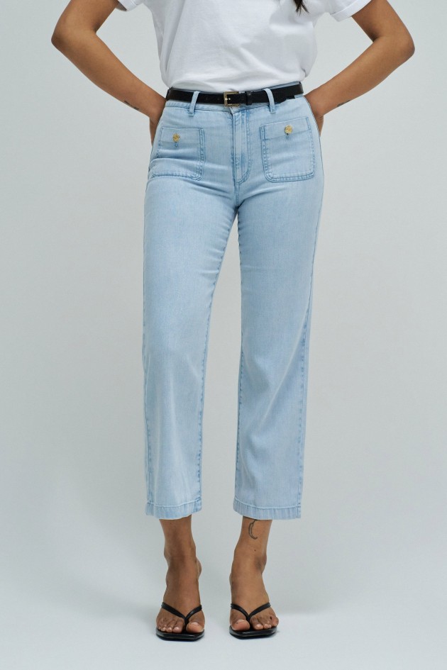 LIGHTDENIM TROUSERS WITH CROPPED STRAIGHT LEG