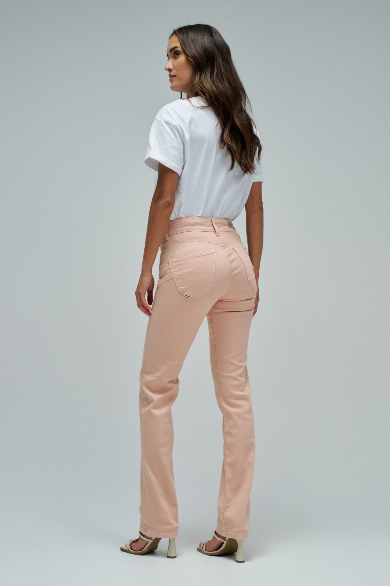 SECRET PUSH IN SLIM JEANS