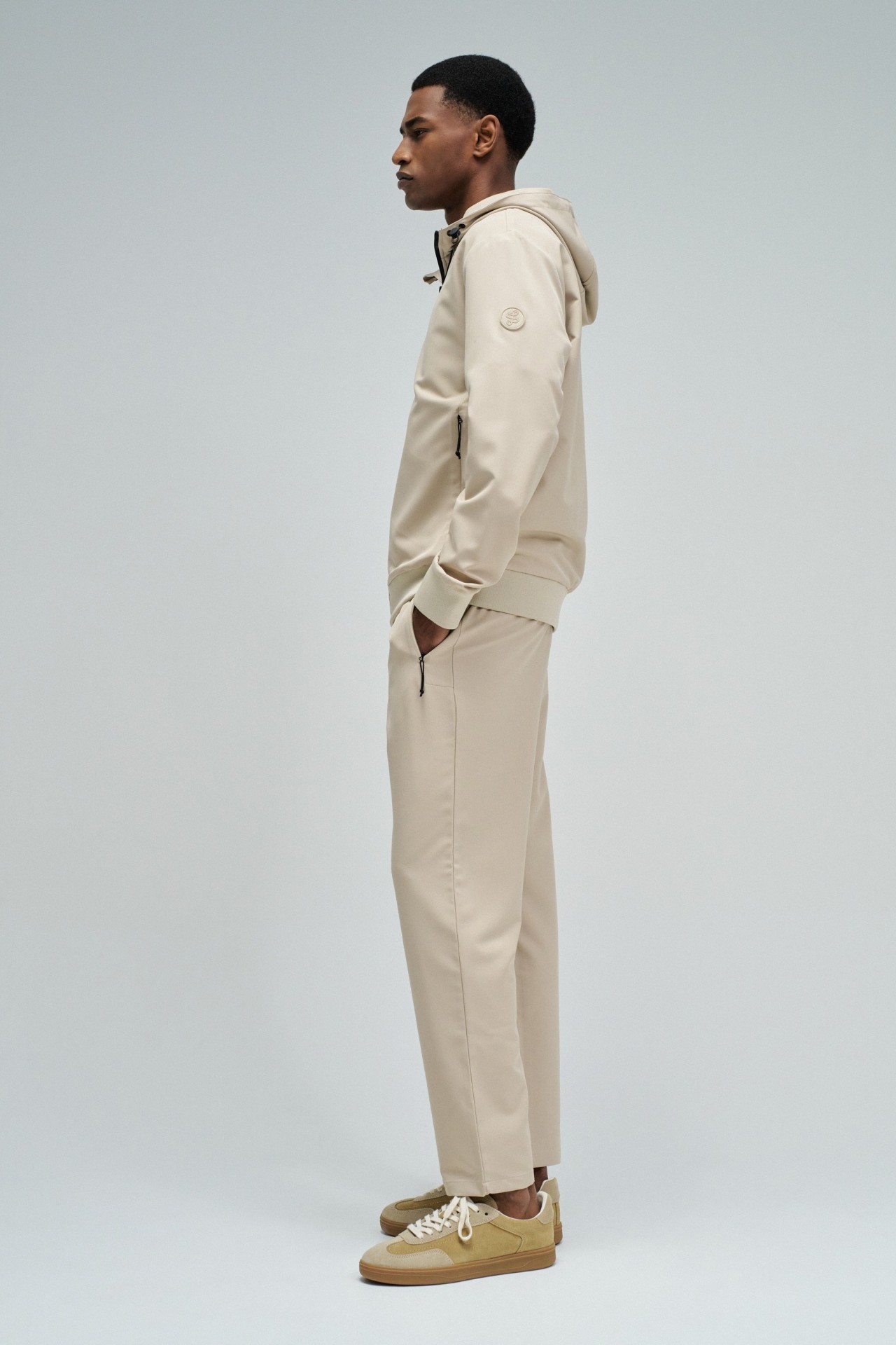 REGULAR FIT JACKE