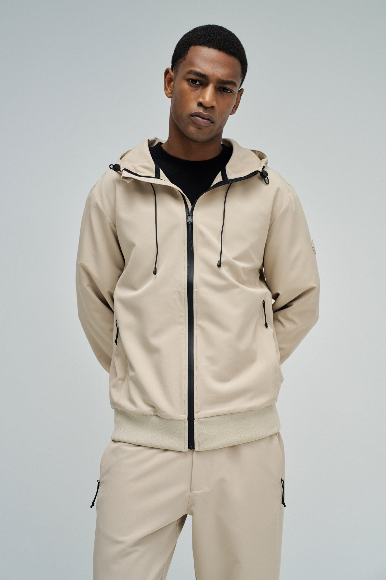 REGULAR FIT JACKE