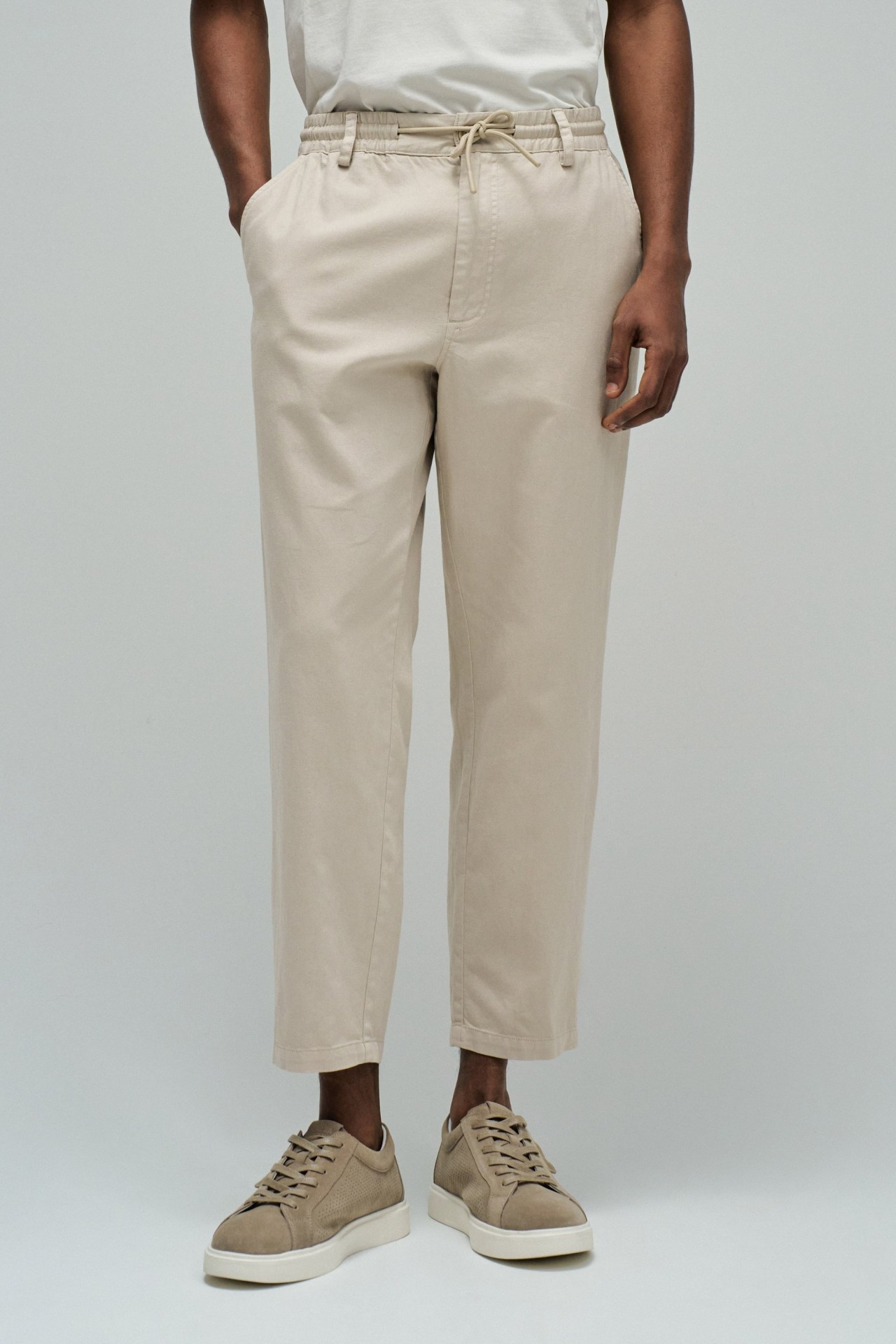JOGGERS HOSE MIT LEINEN