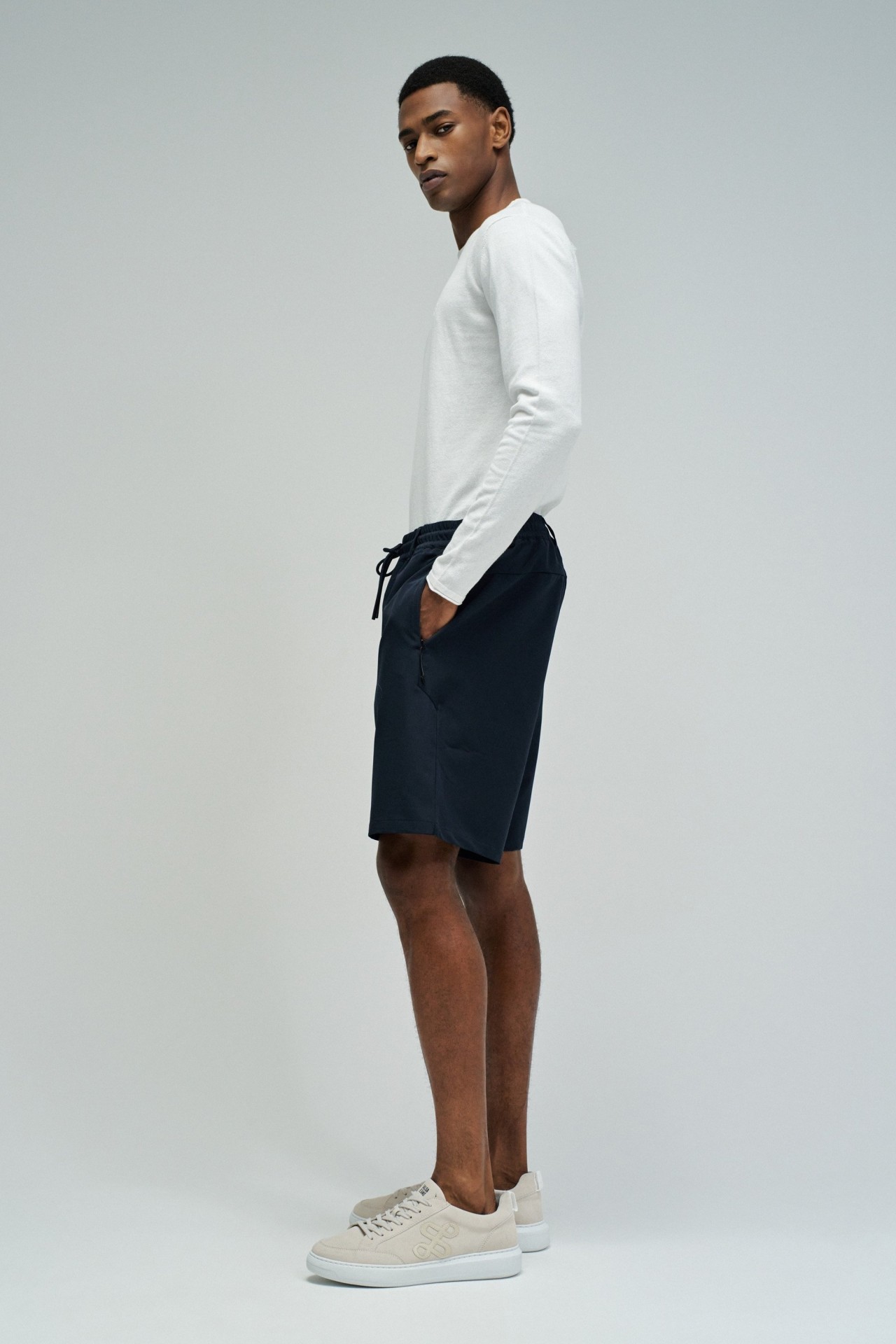 REGULAR FIT SHORTS