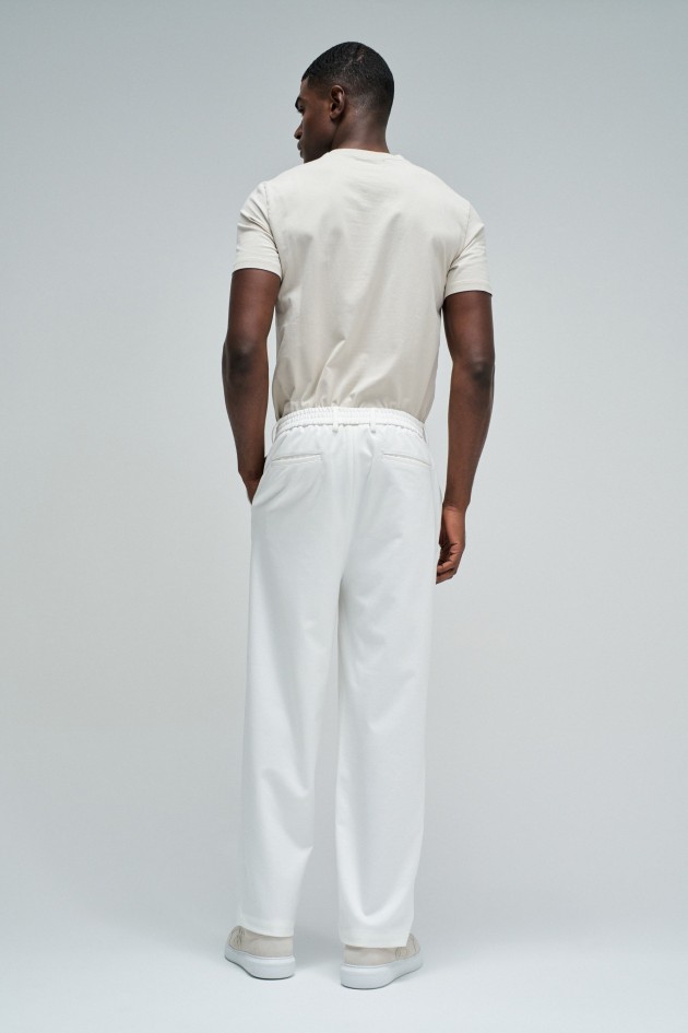 CHINOBROEK MET ELASTISCHE TAILLE