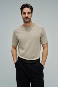T-SHIRT COM BRANDING