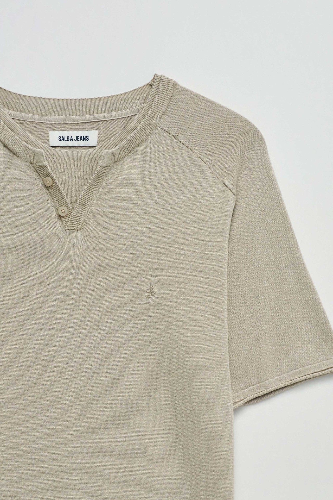T-SHIRT COM BRANDING