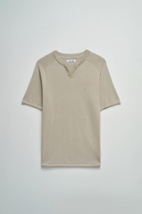 T-SHIRT COM BRANDING
