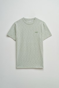 T-SHIRT MET MERKOPDRUK