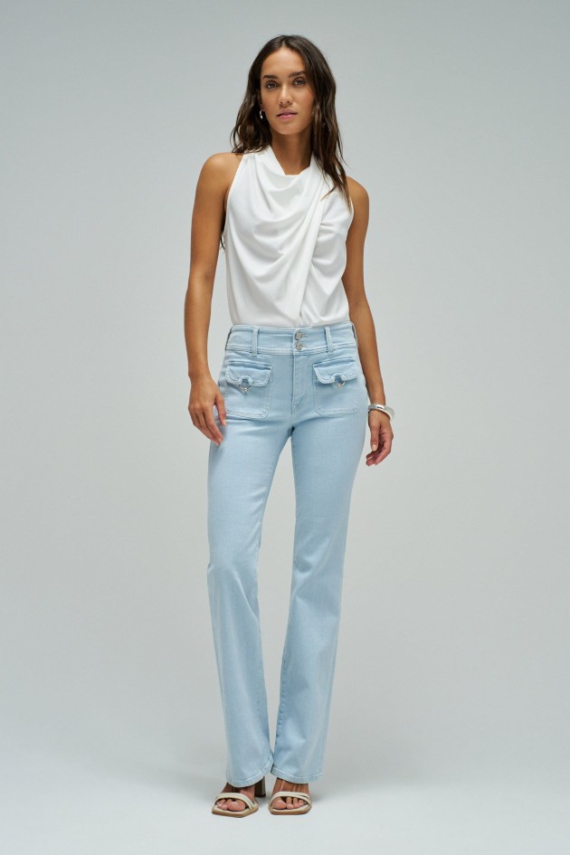 SECRET PUSH IN BOOTCUT JEANS