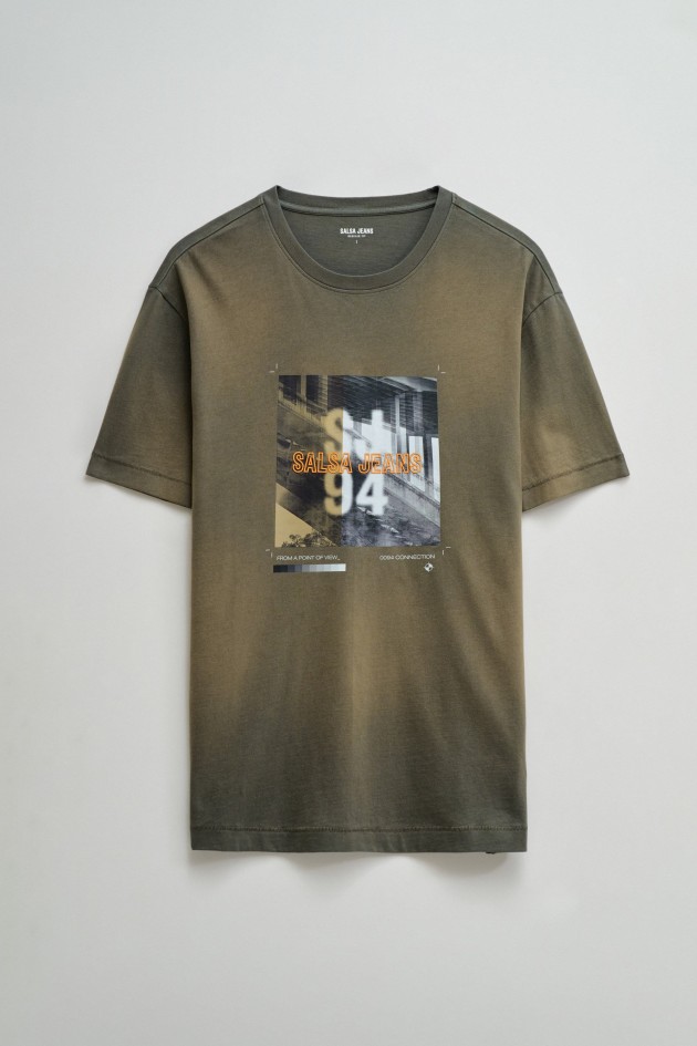 T-SHIRT MET DRUK EN MERKIDENTIFICATIE
