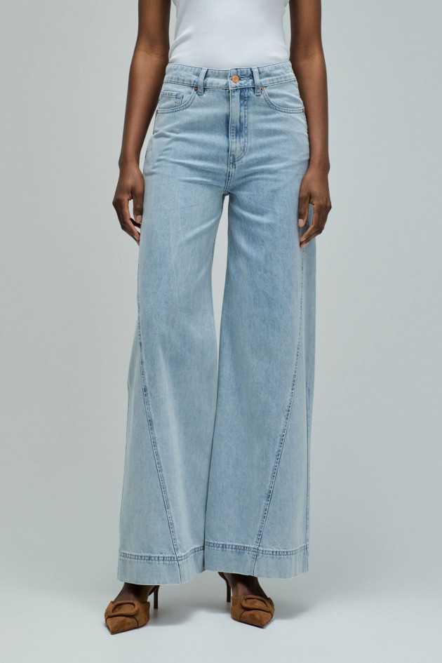 SUPER WIDE LEG JEANS