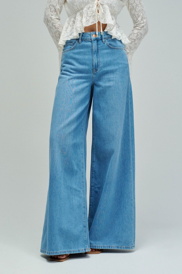SUPER WIDE LEG JEANS