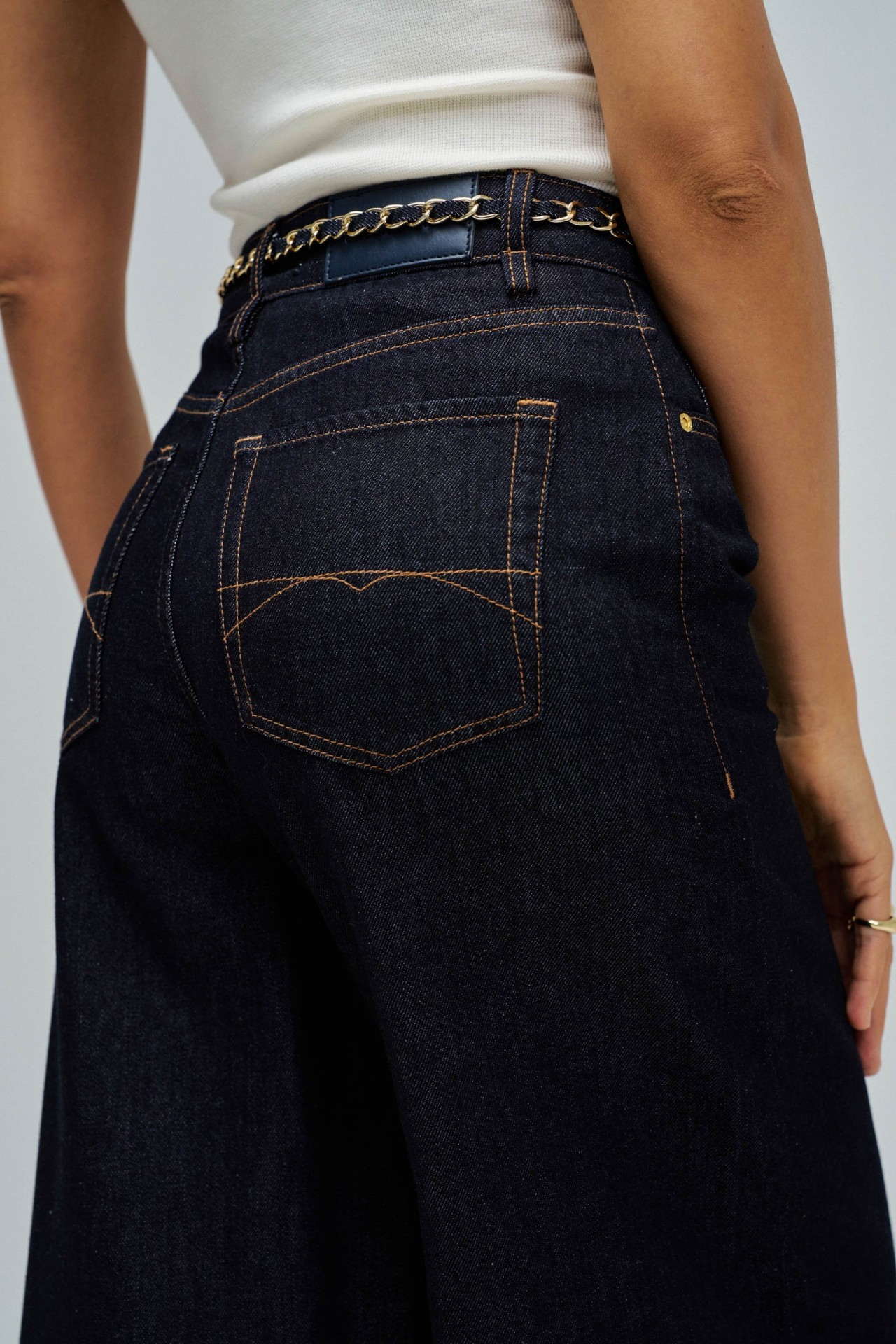 SUPER WIDE LEG JEANS