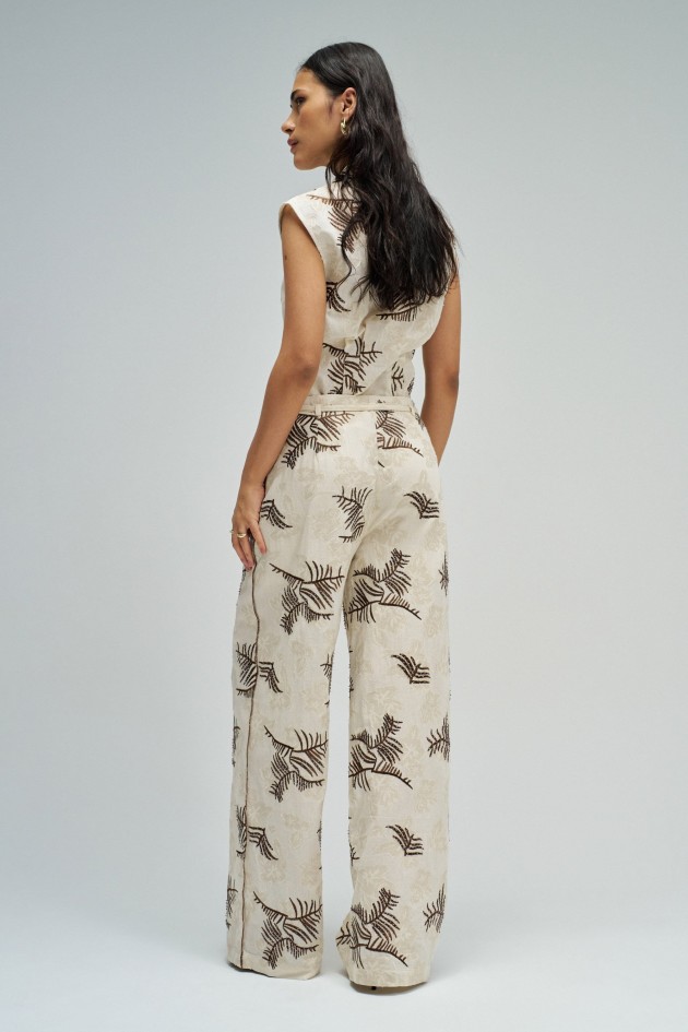 PANTALONES REGULAR FIT CON BORDADOS
