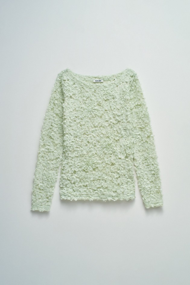 T-SHIRT TEXTURÉE AVEC DES FLEURS