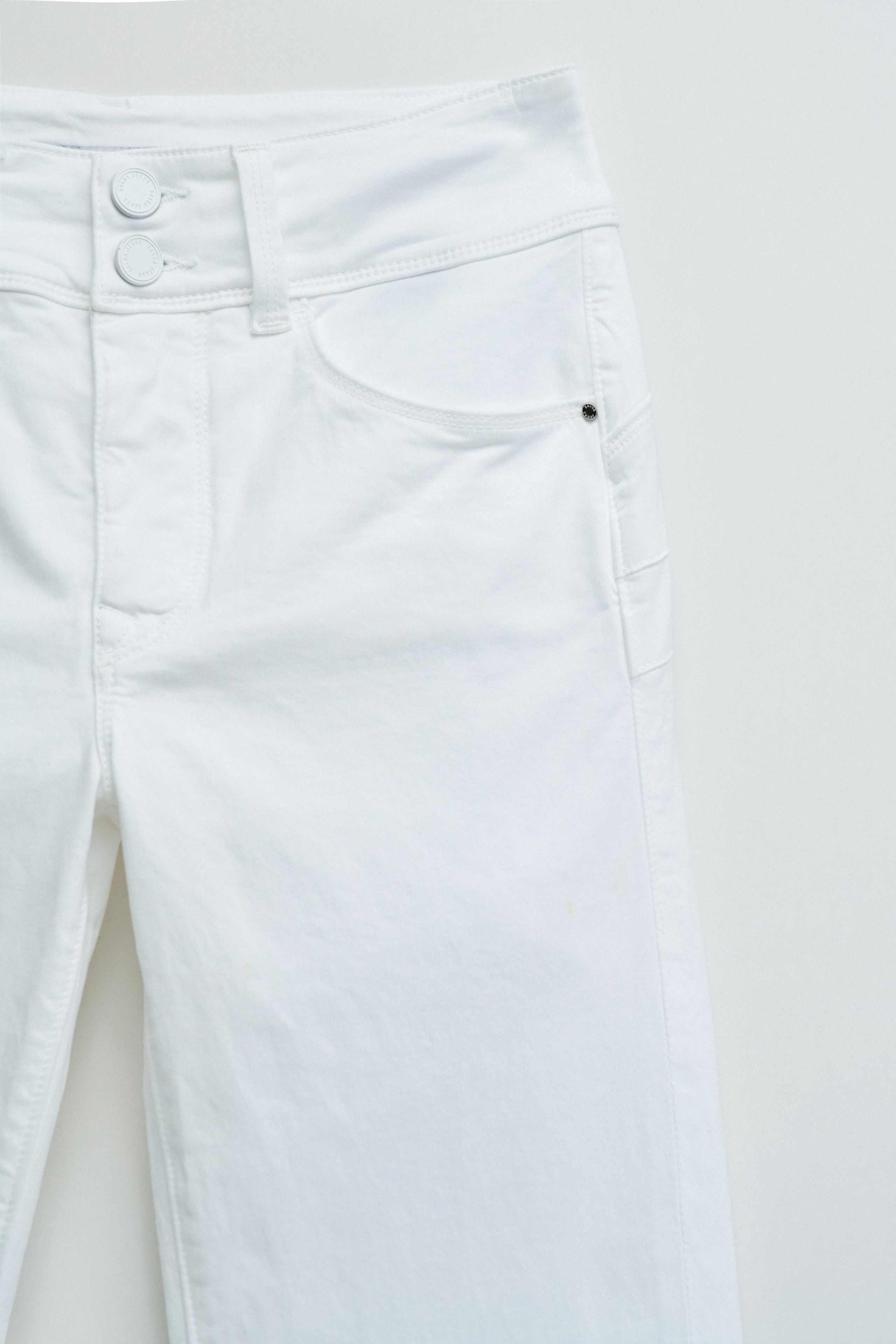 SECRET PUSH IN BOOTCUT JEANS