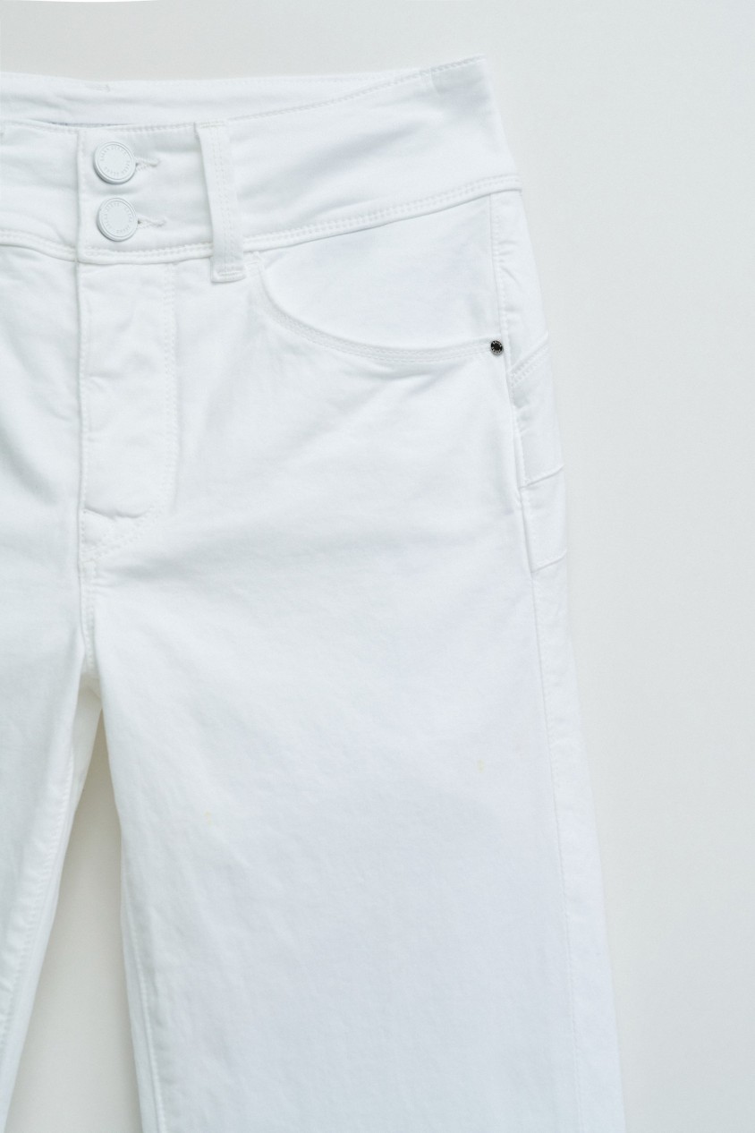 SECRET PUSH IN BOOTCUT JEANS