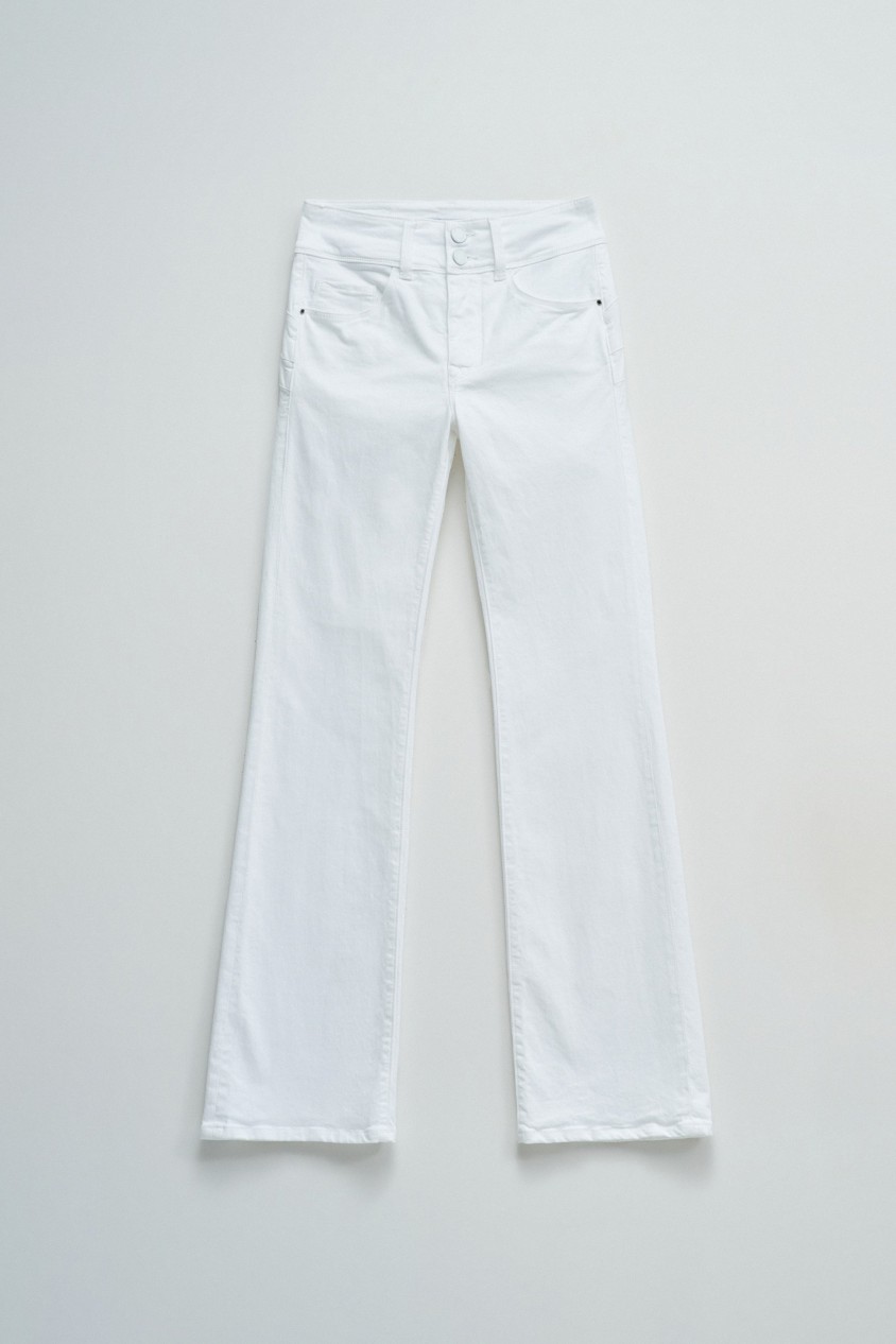 SECRET PUSH IN BOOTCUT JEANS