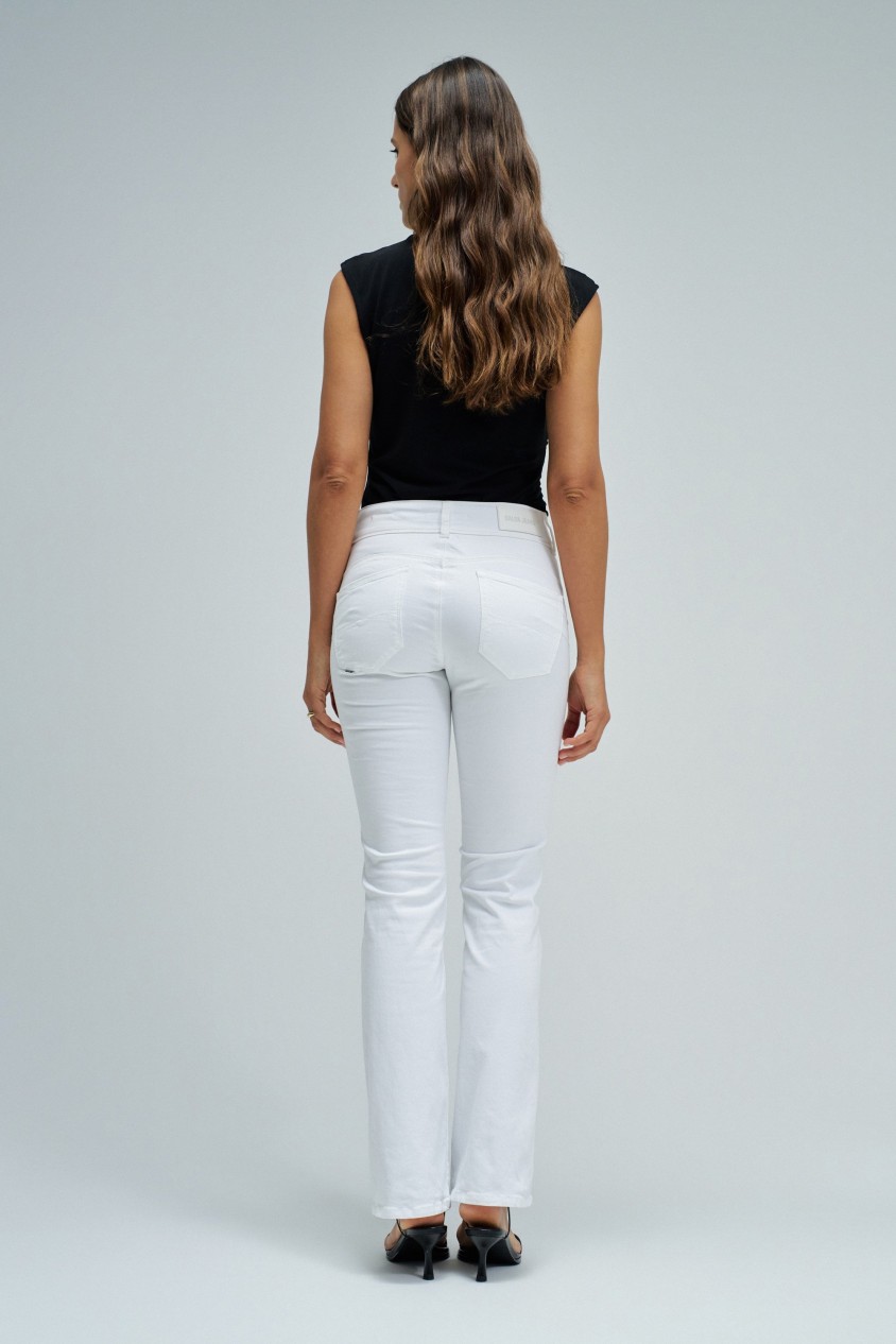 SECRET PUSH IN BOOTCUT JEANS