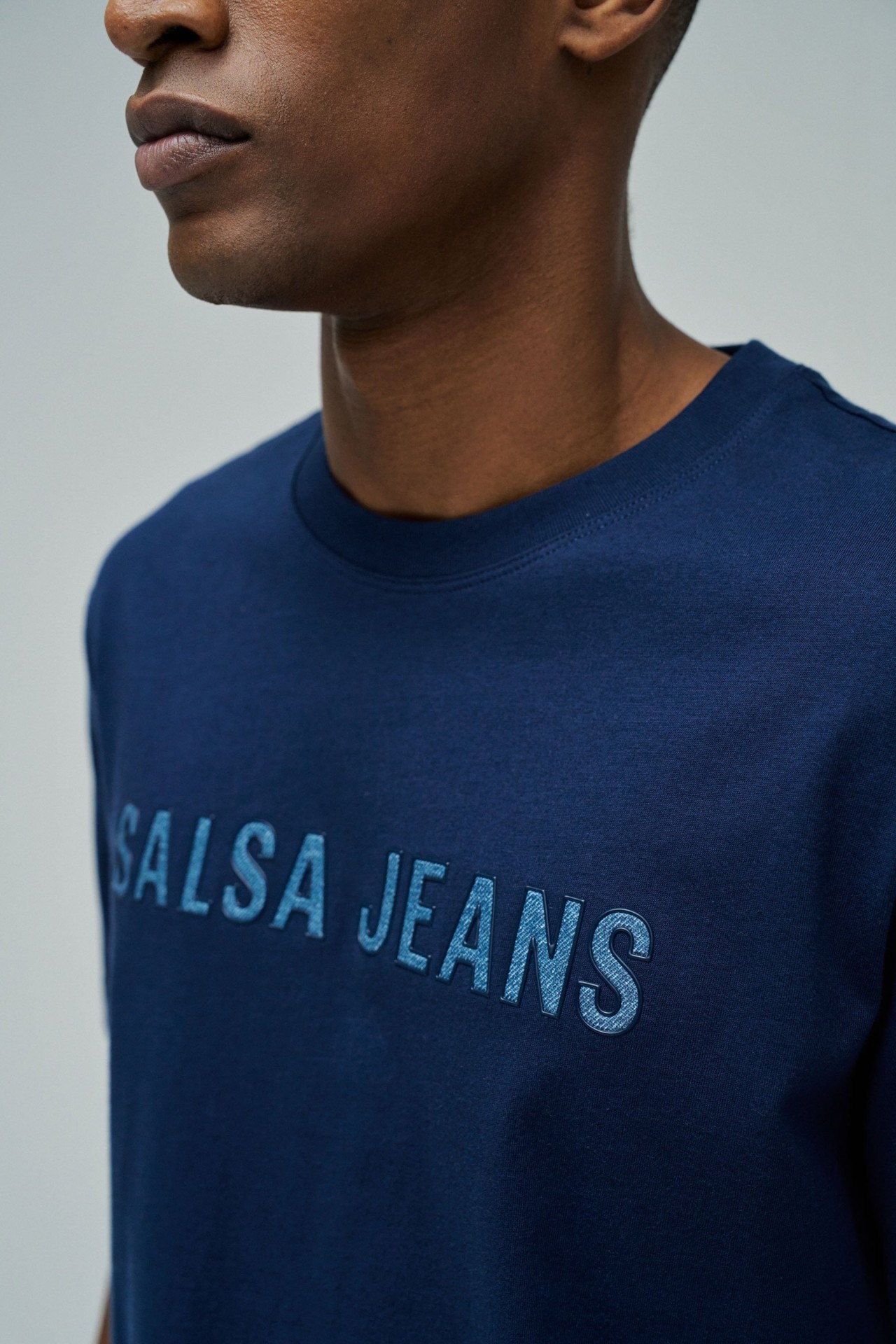 T-SHIRT WITH BRANDING