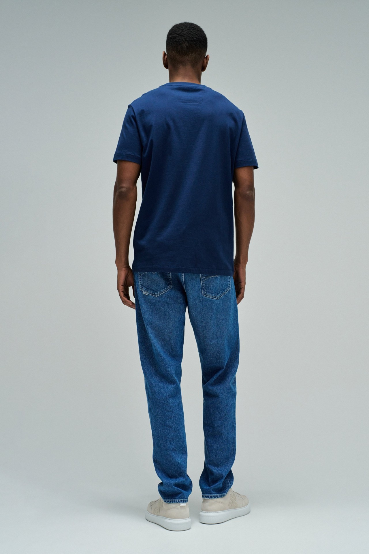 T-SHIRT WITH BRANDING