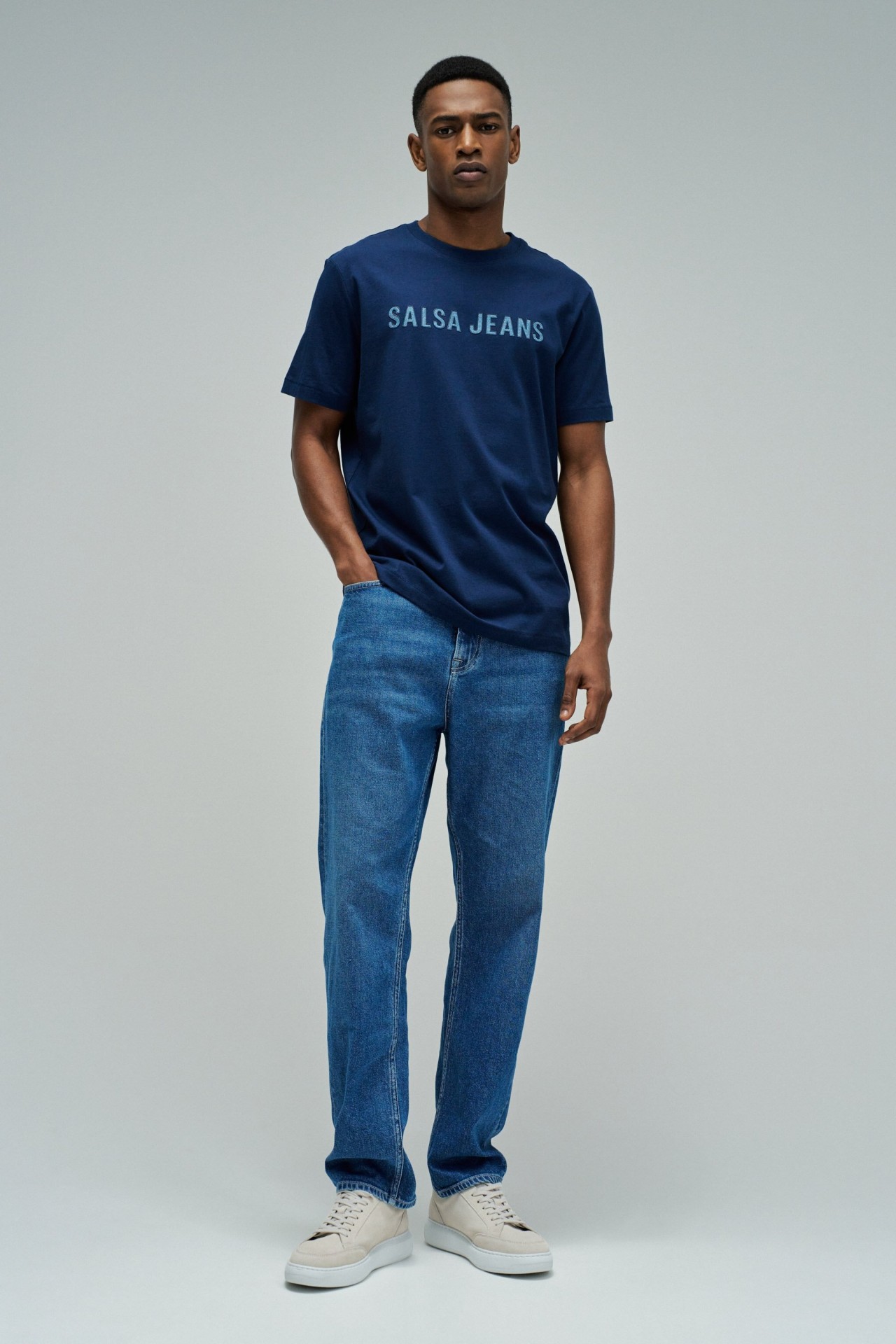 T-SHIRT WITH BRANDING