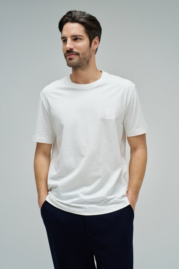T-SHIRT COM BRANDING