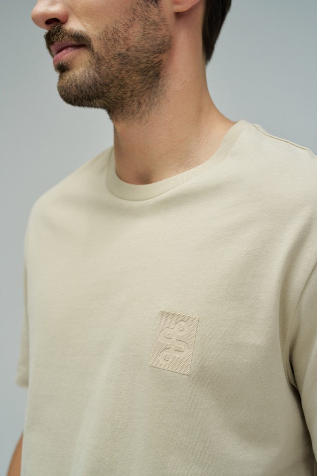 T-SHIRT AVEC BRANDING