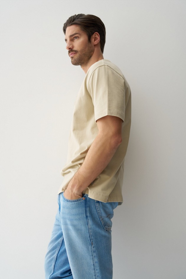 T-SHIRT AVEC BRANDING