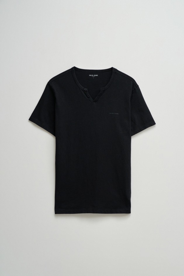 T-SHIRT WITH BRANDING