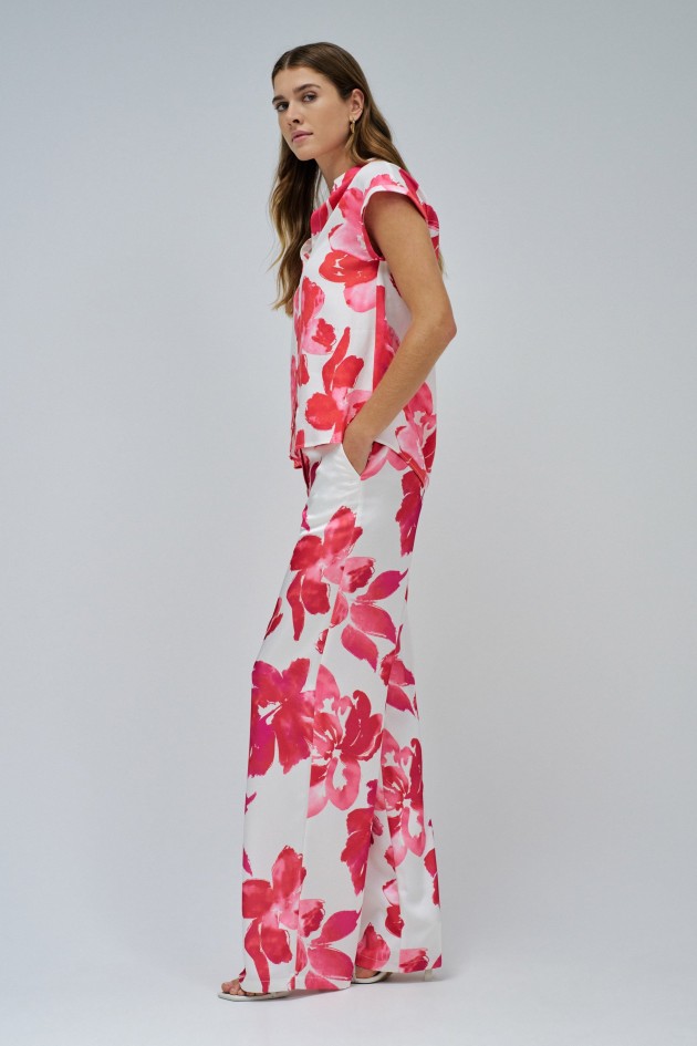 TOP MIT BLUMENMUSTER