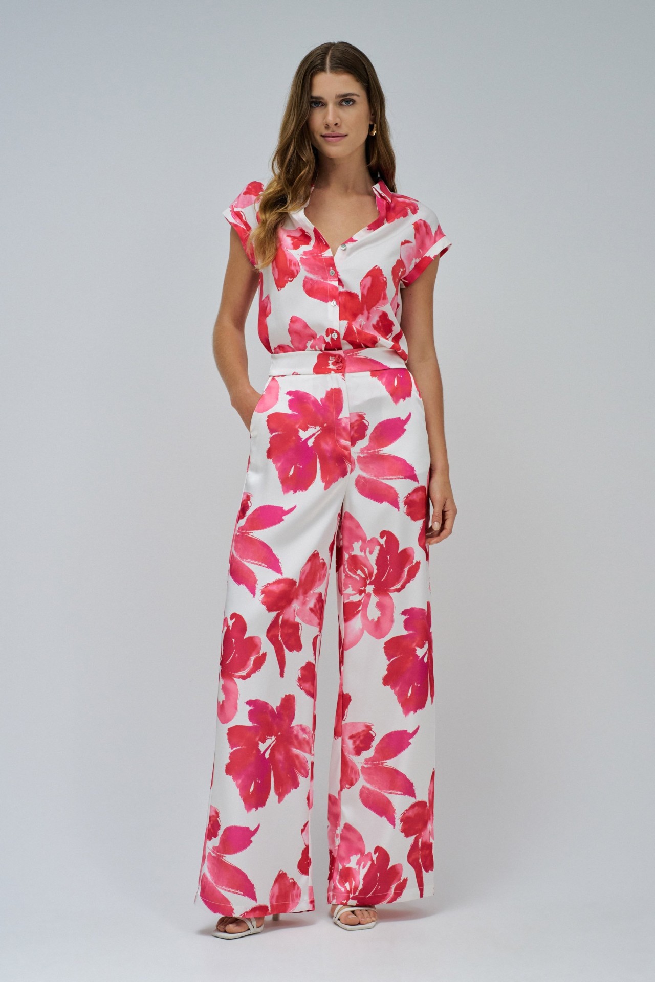 BLUSA COM PADR�O FLORAL