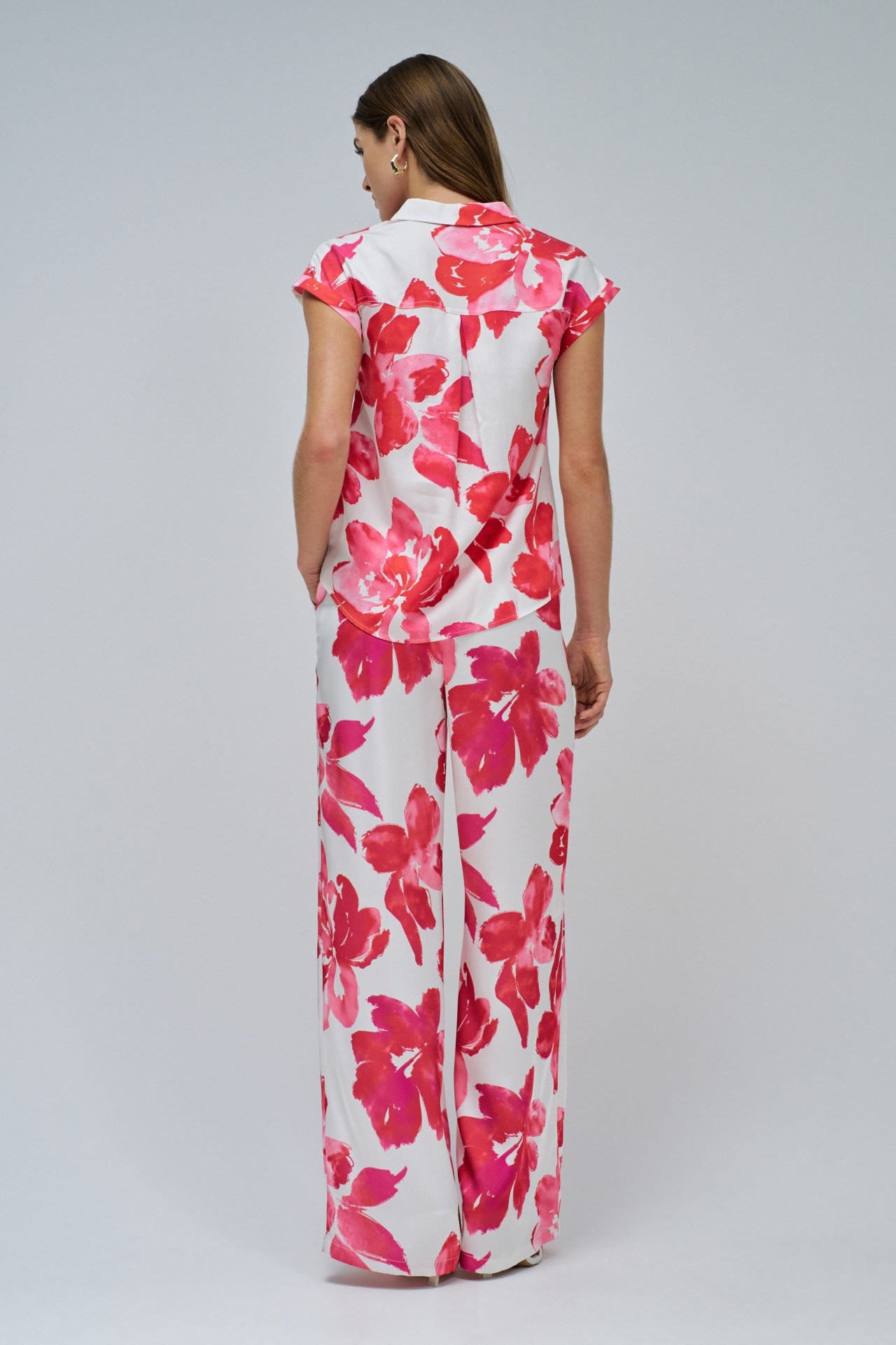 BLUSA COM PADR�O FLORAL