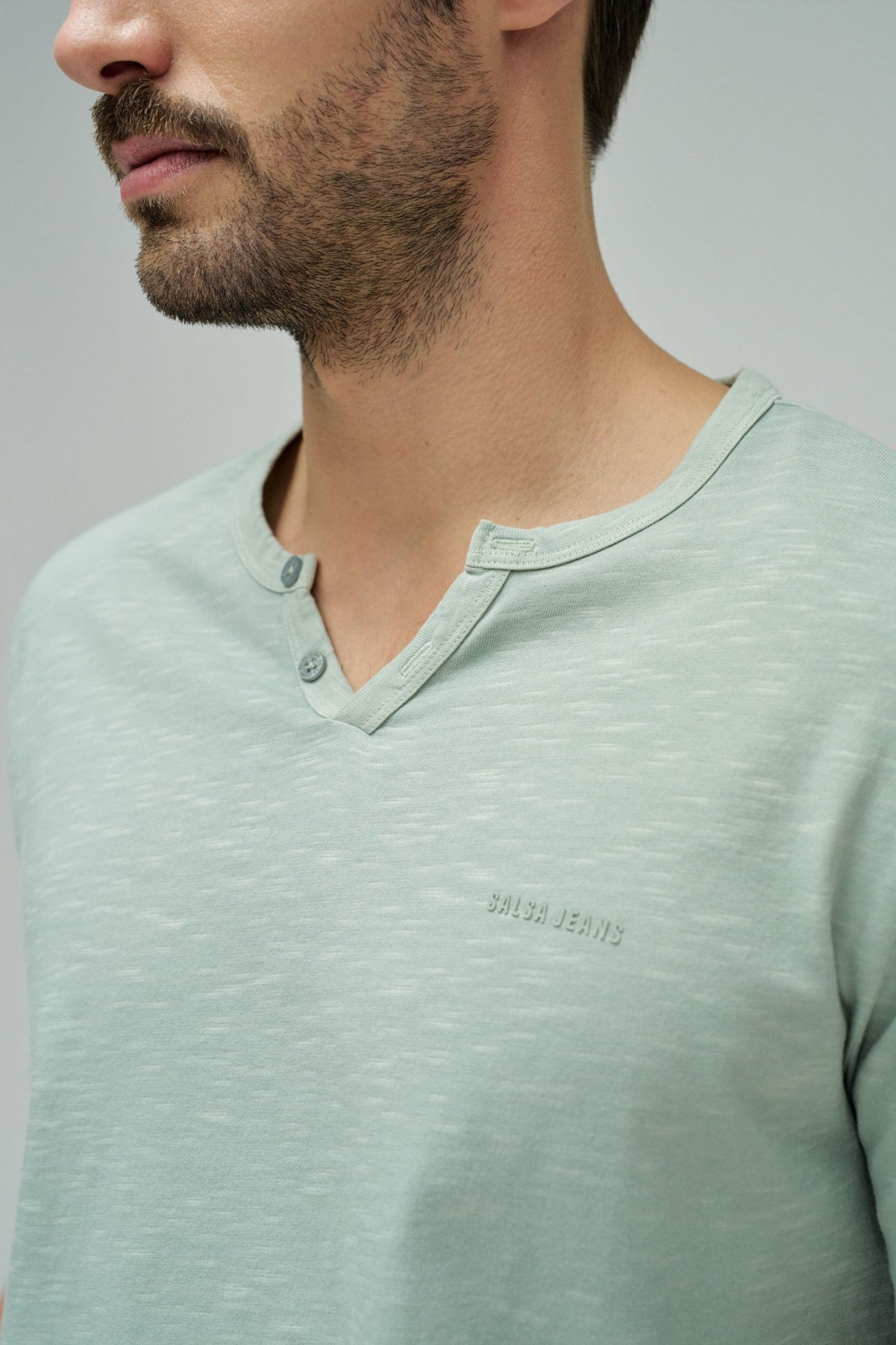 T-SHIRT MET BRANDING