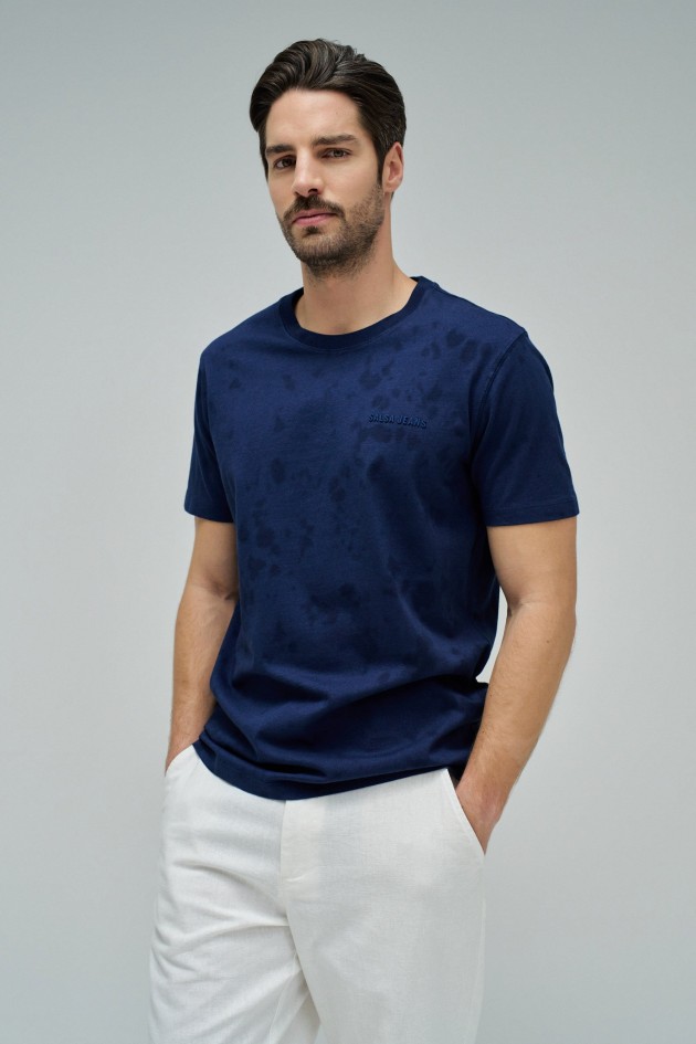 T-SHIRT WITH BRANDING