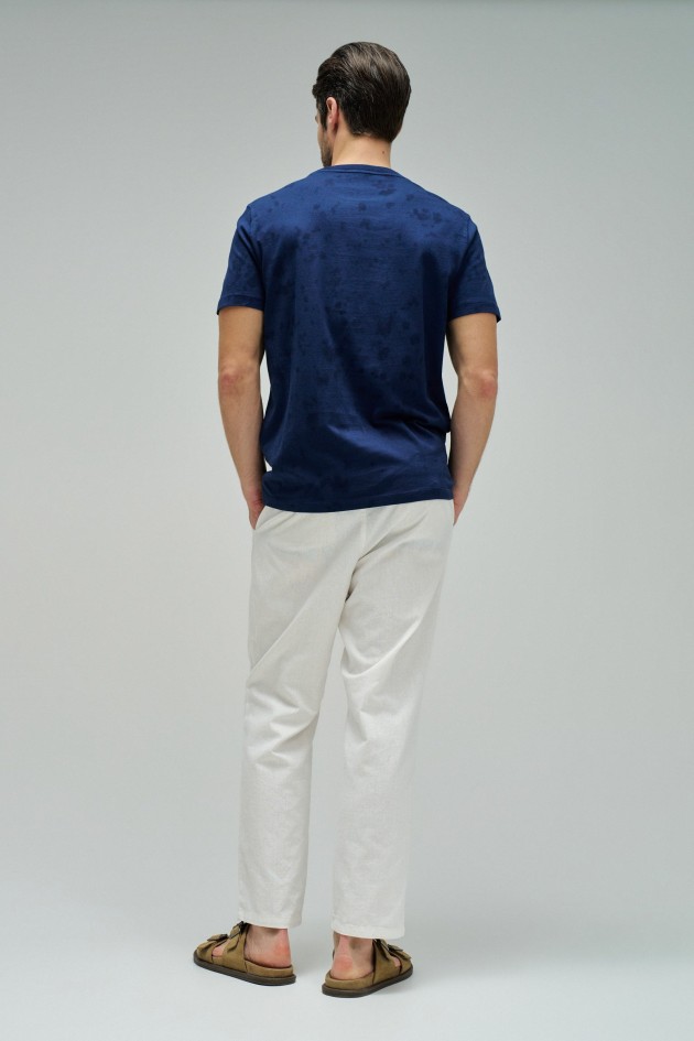 T-SHIRT WITH BRANDING