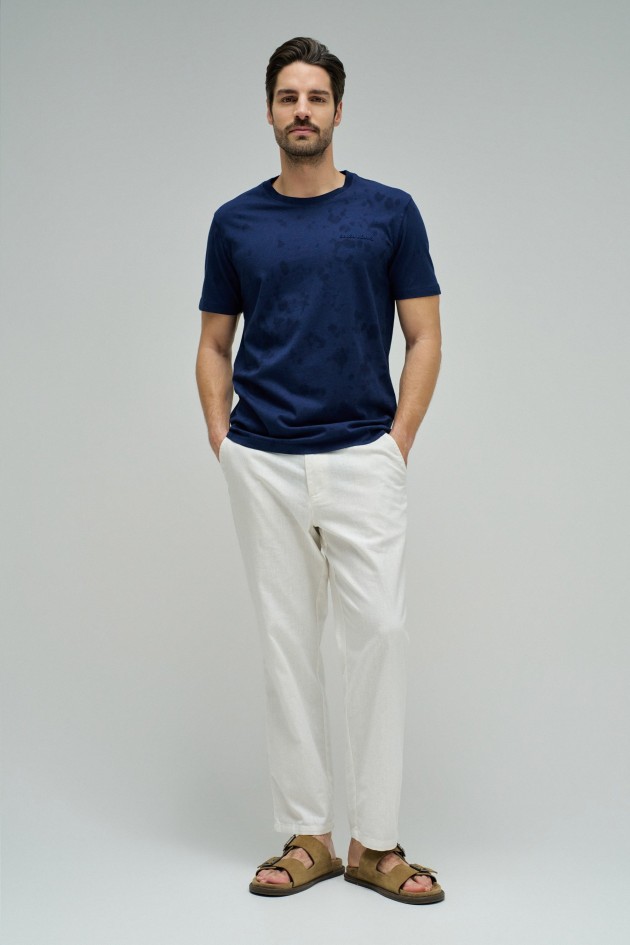 T-SHIRT WITH BRANDING