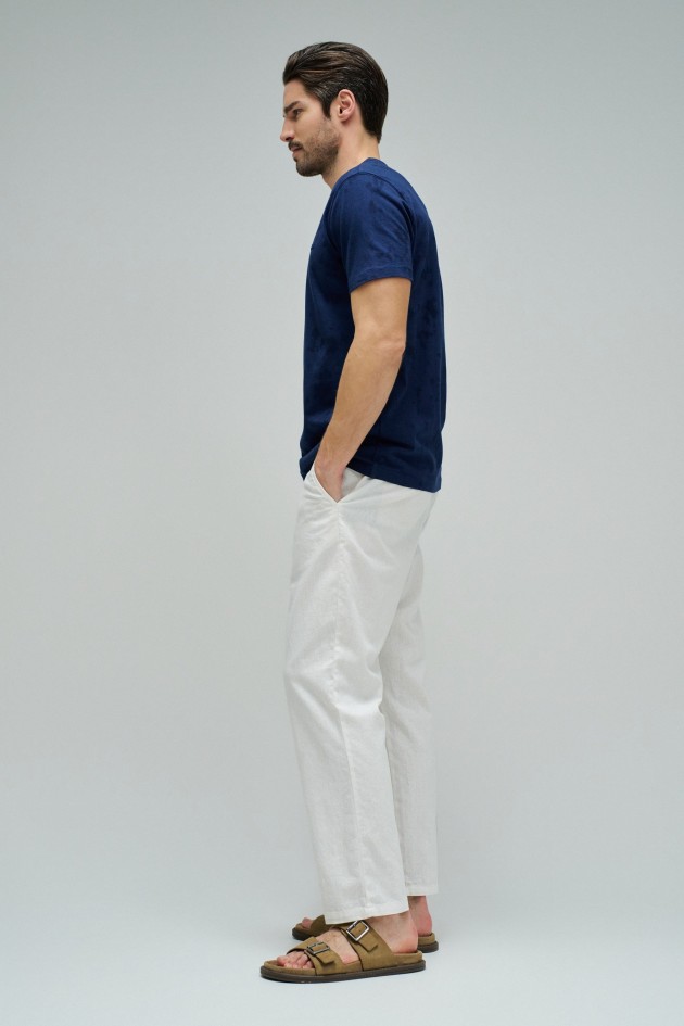 T-SHIRT WITH BRANDING
