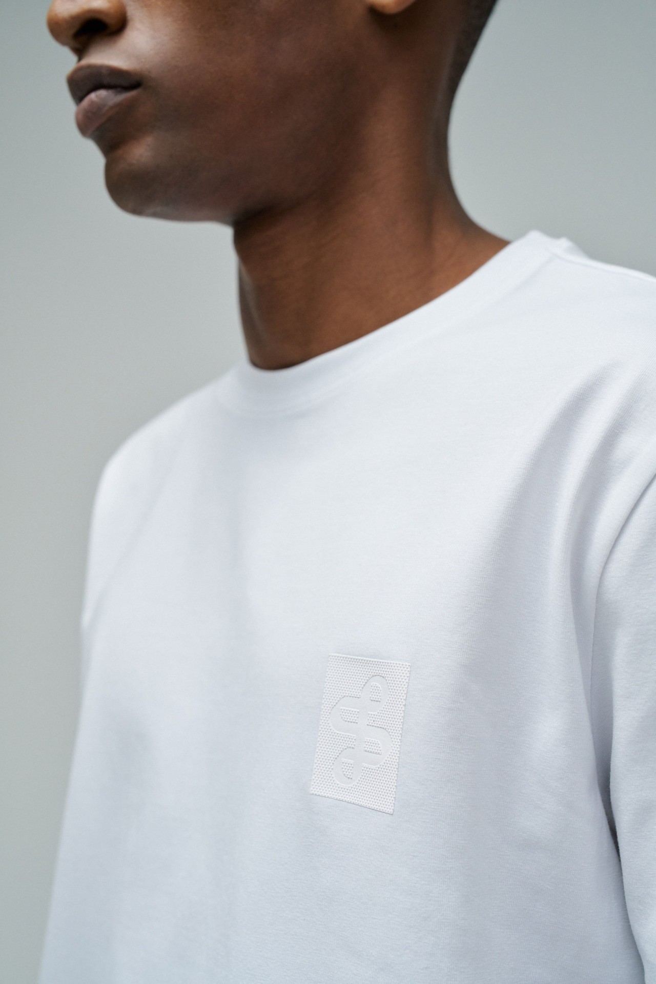 T-SHIRT MET BRANDING