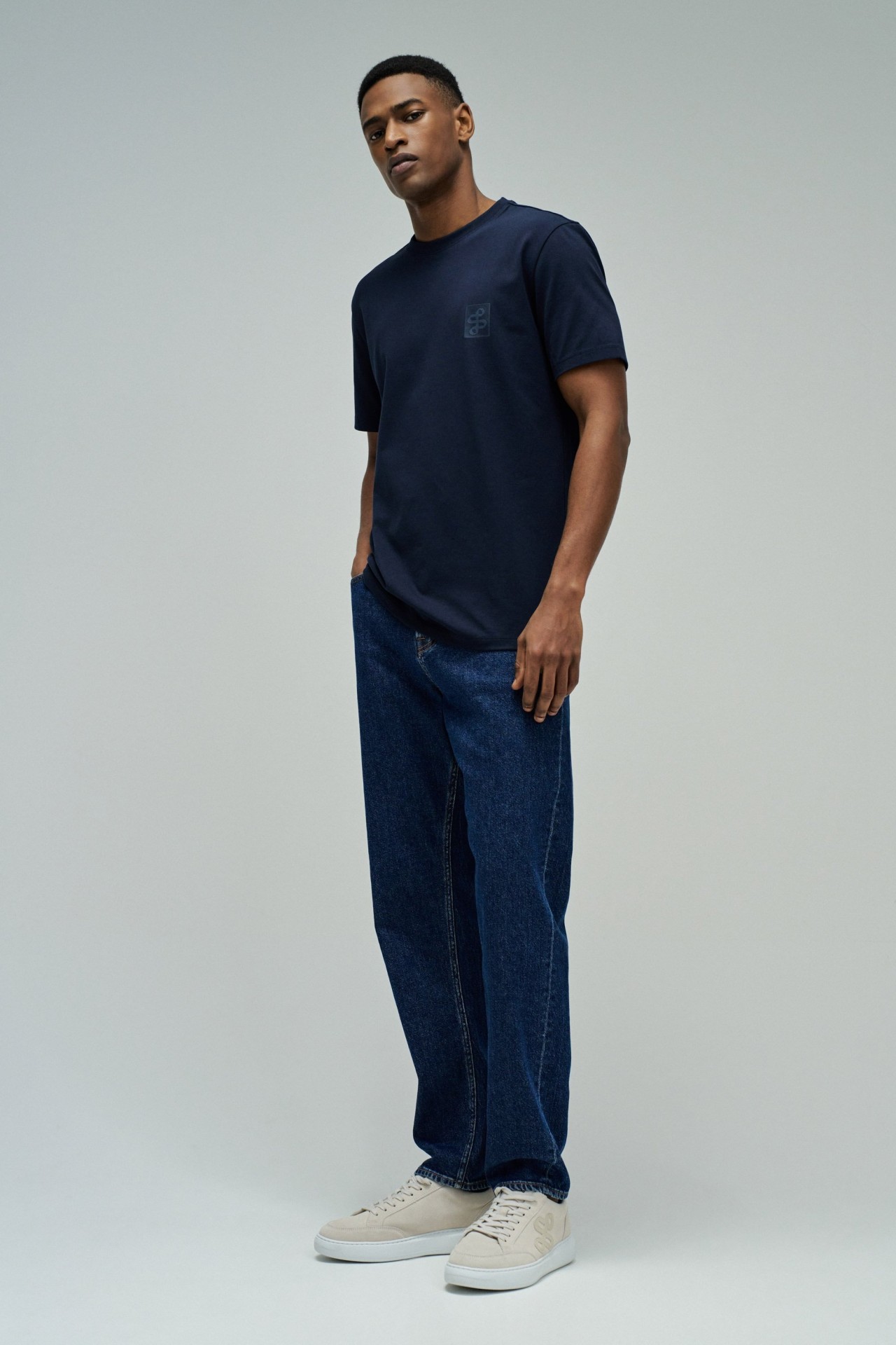 T-SHIRT WITH BRANDING