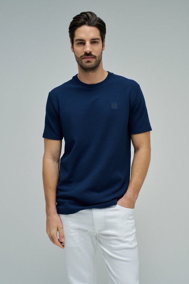 T-SHIRT MET TEXTUUR